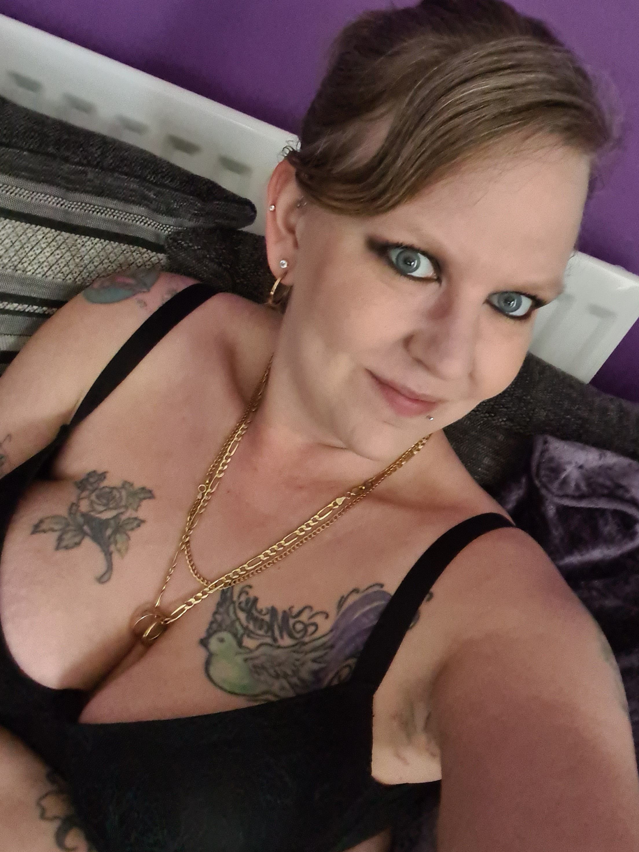 https://cdn.adultwork.com/gallery/G12/8507669.jpg