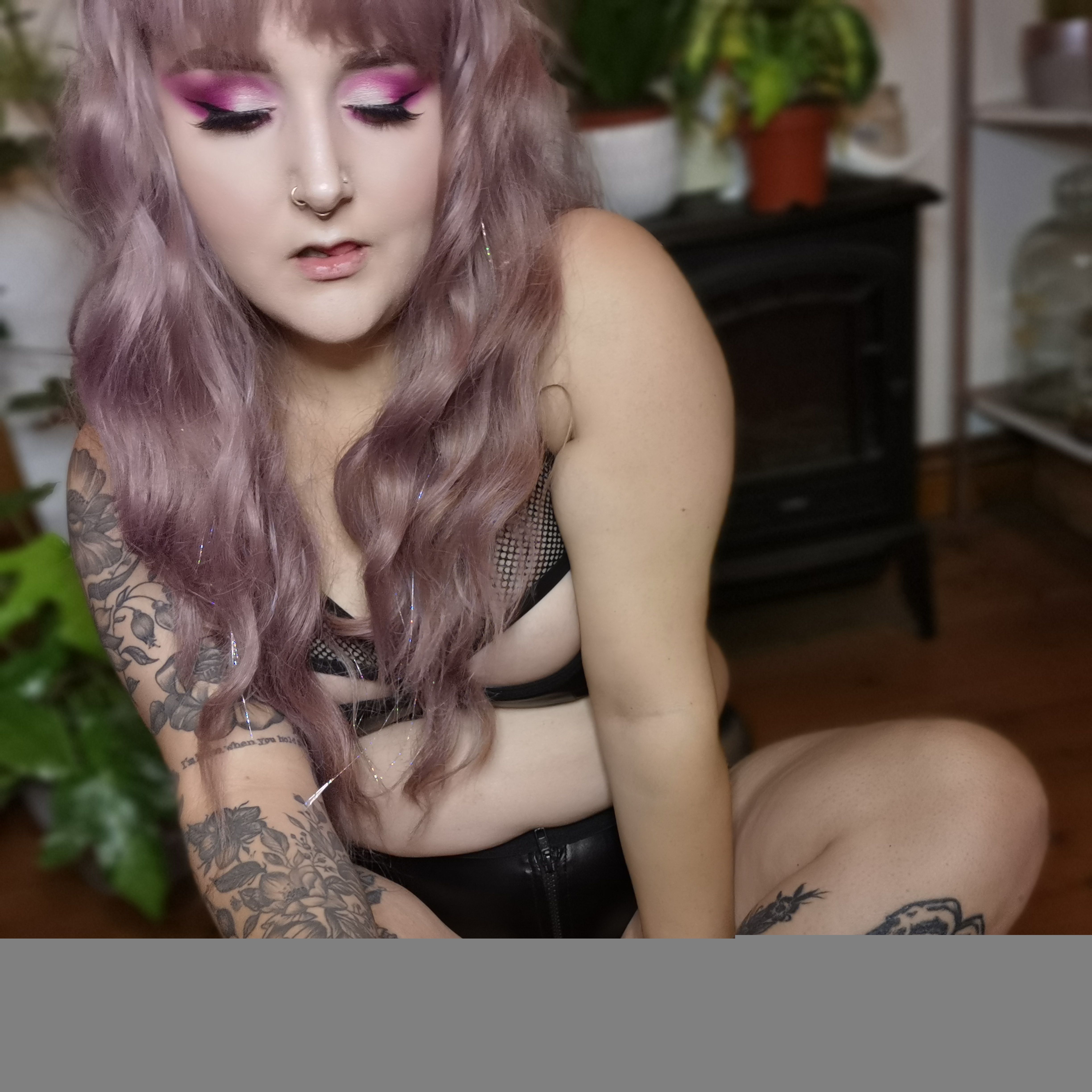 https://cdn.adultwork.com/gallery/G12/8507992.jpg