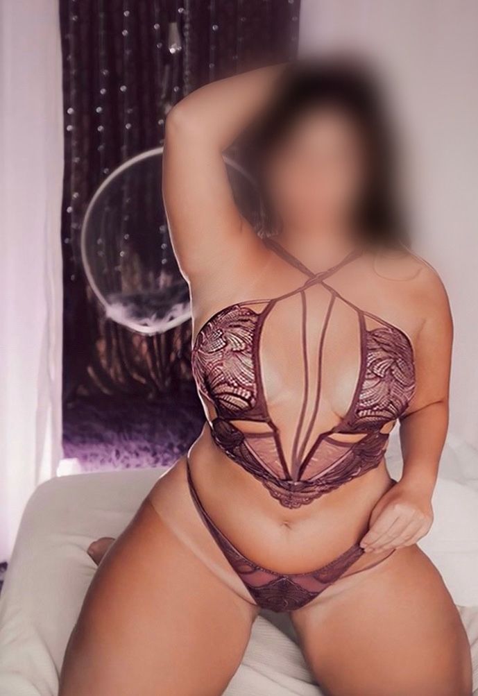 https://cdn.adultwork.com/gallery/G12/8508072.jpg