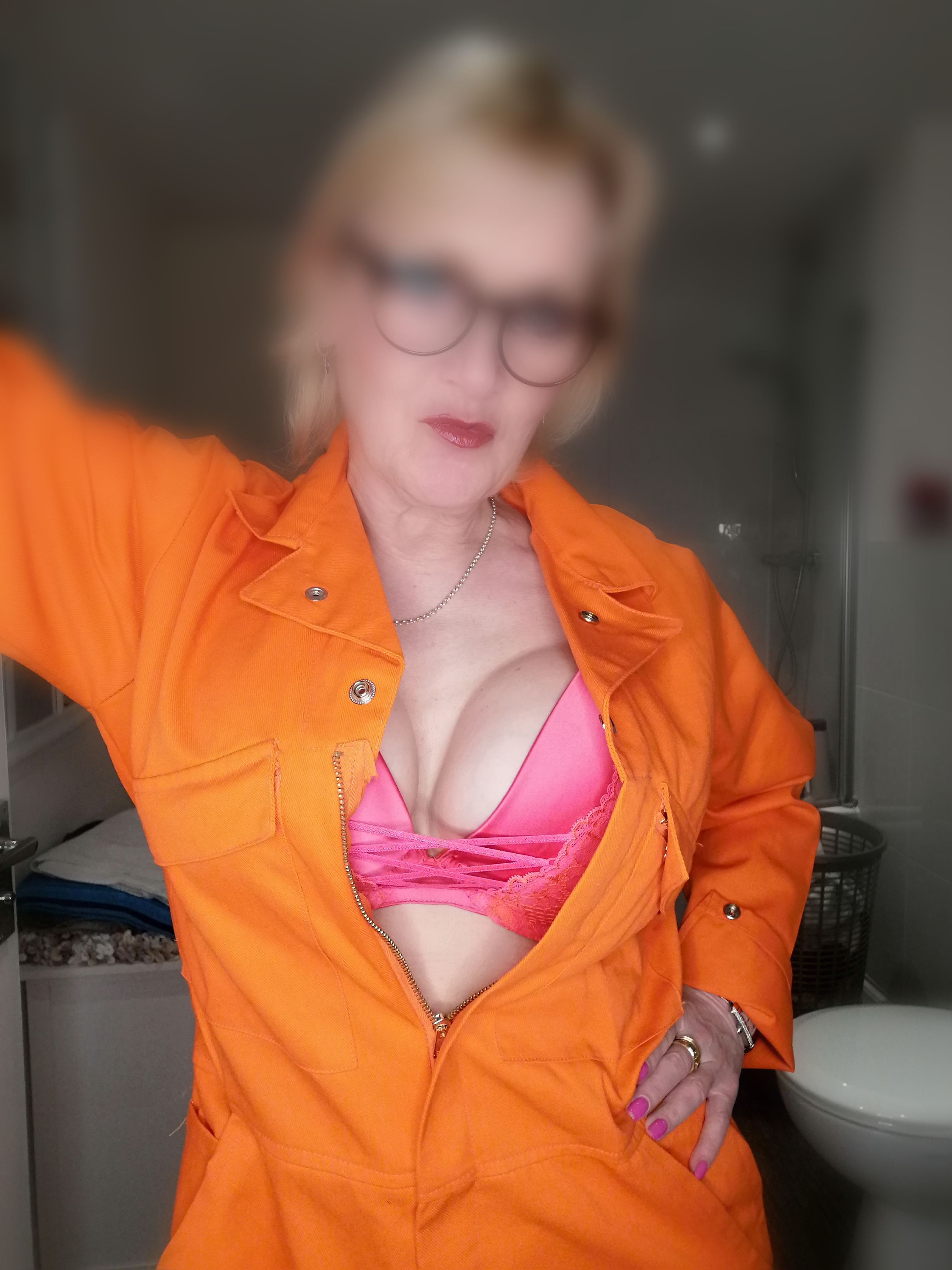 https://cdn.adultwork.com/gallery/G12/8508146.jpg