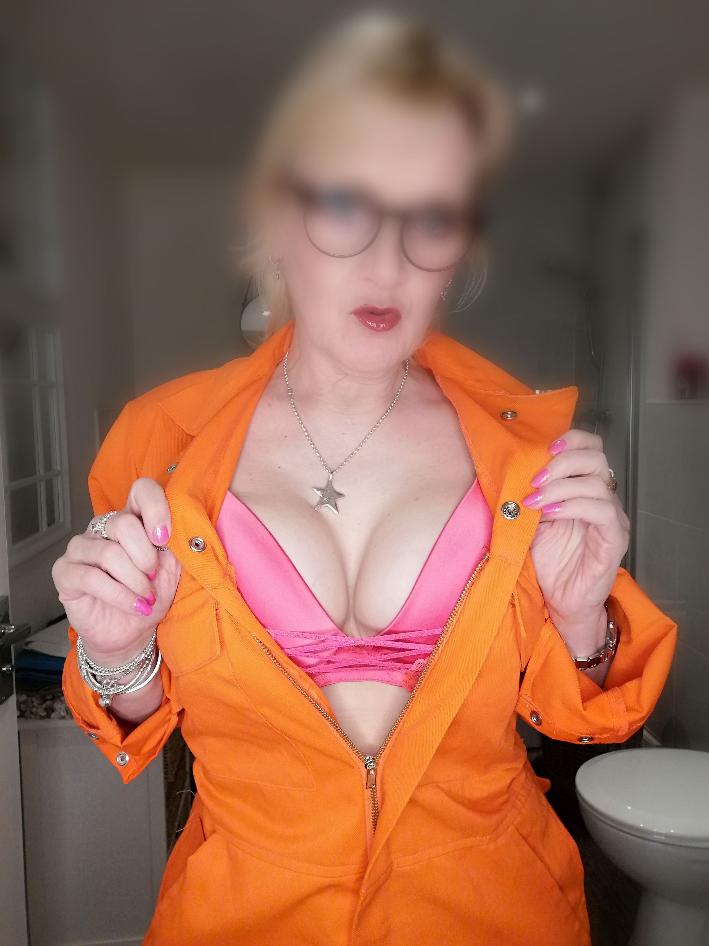 https://cdn.adultwork.com/gallery/G12/8508147.jpg