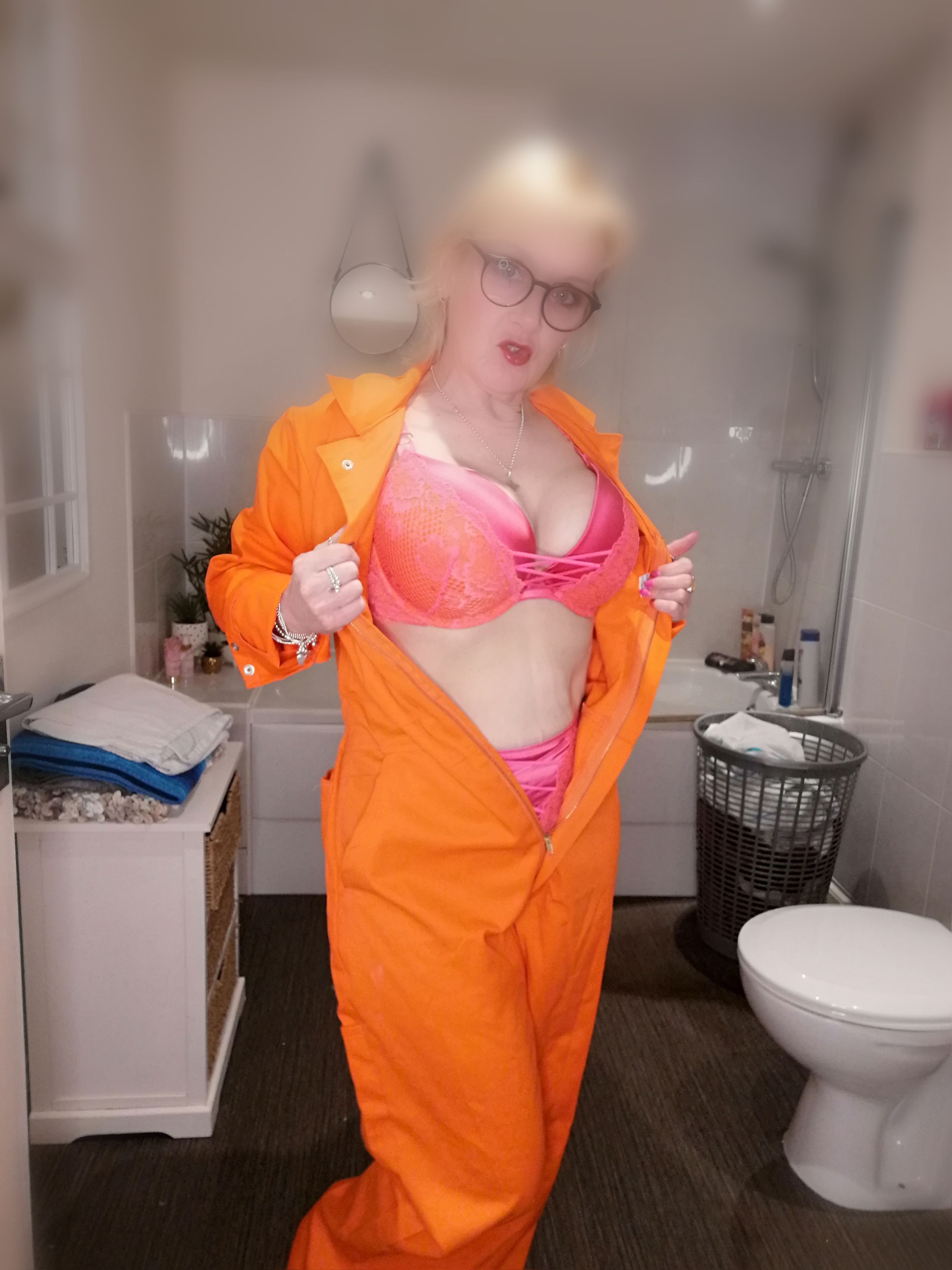 https://cdn.adultwork.com/gallery/G12/8508148.jpg