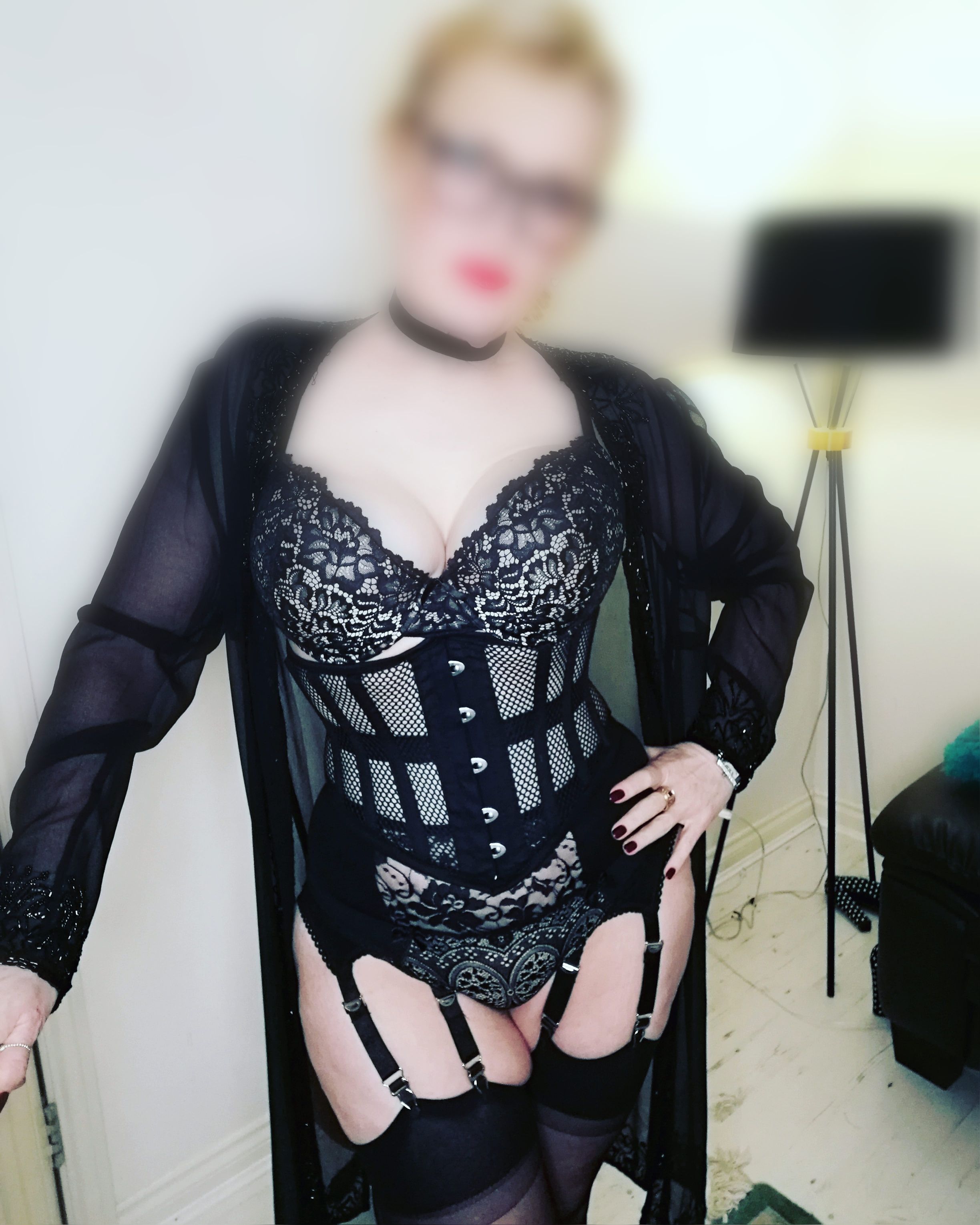 https://cdn.adultwork.com/gallery/G12/8508176.jpg