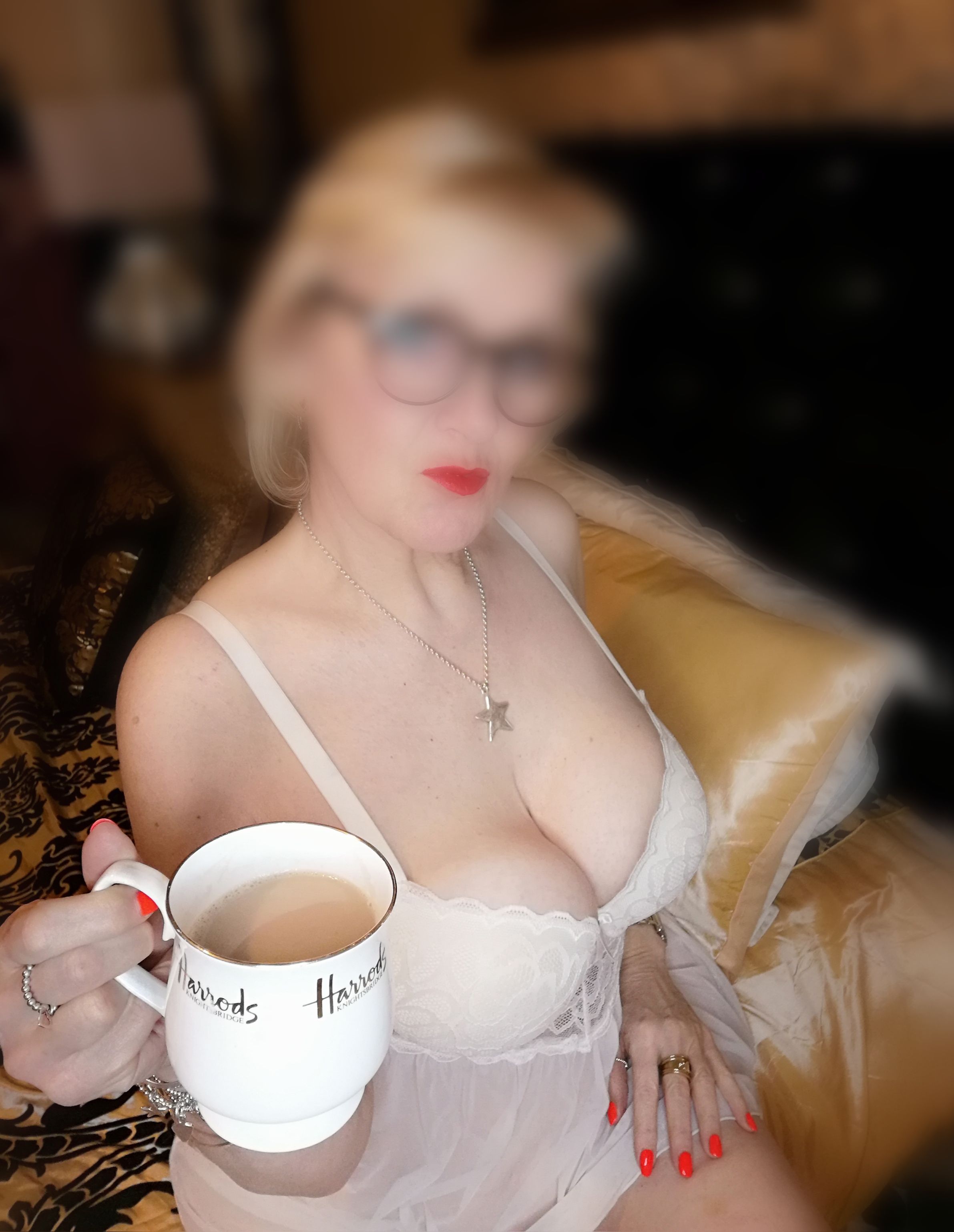 https://cdn.adultwork.com/gallery/G12/8508189.jpg