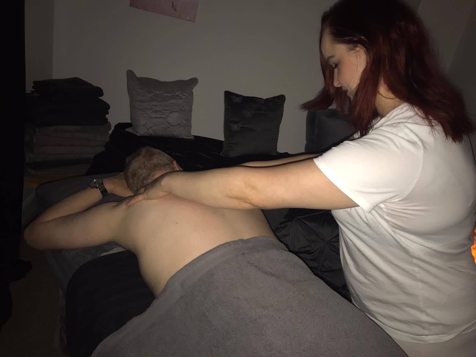 https://cdn.adultwork.com/gallery/G12/8508305.jpg