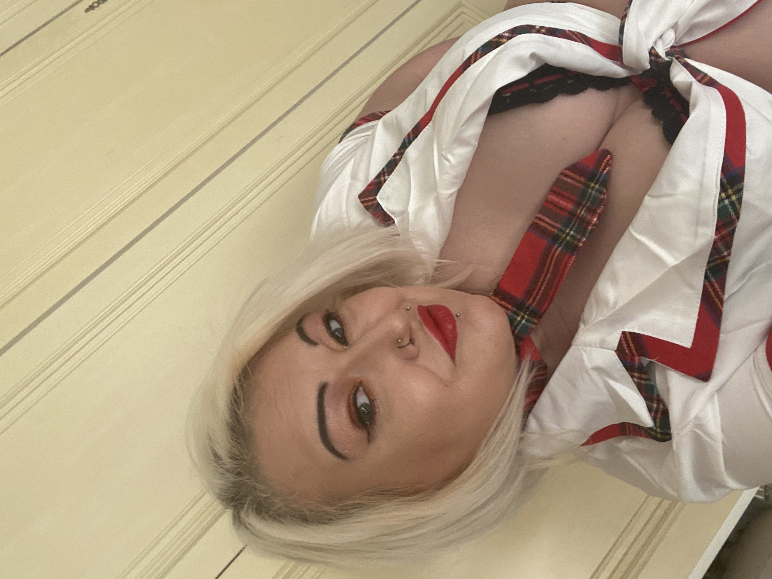 https://cdn.adultwork.com/gallery/G12/8512533.jpg