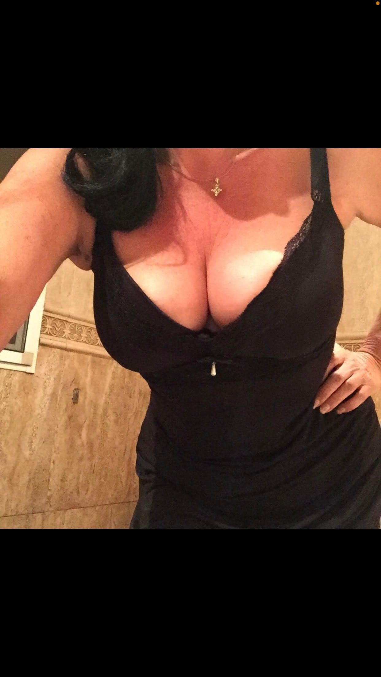 https://cdn.adultwork.com/gallery/G12/8513839.jpg