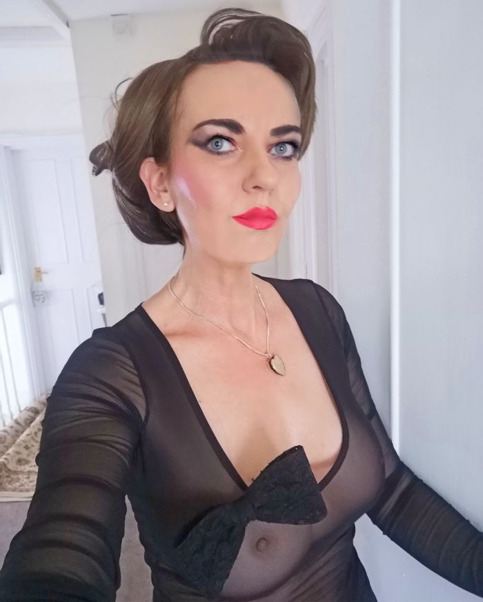 https://cdn.adultwork.com/gallery/G12/8514250.jpg