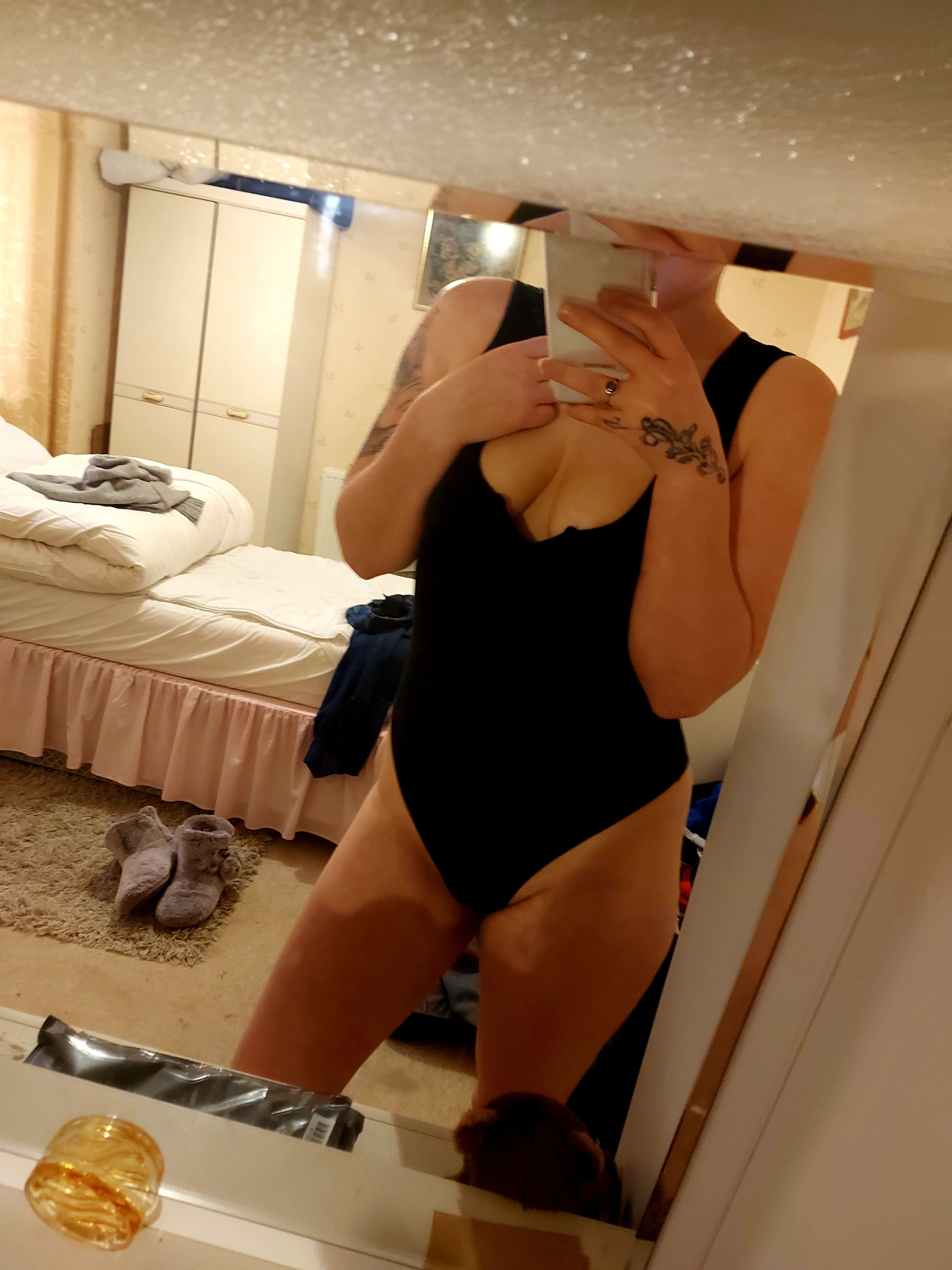 https://cdn.adultwork.com/gallery/G12/8519335.jpg