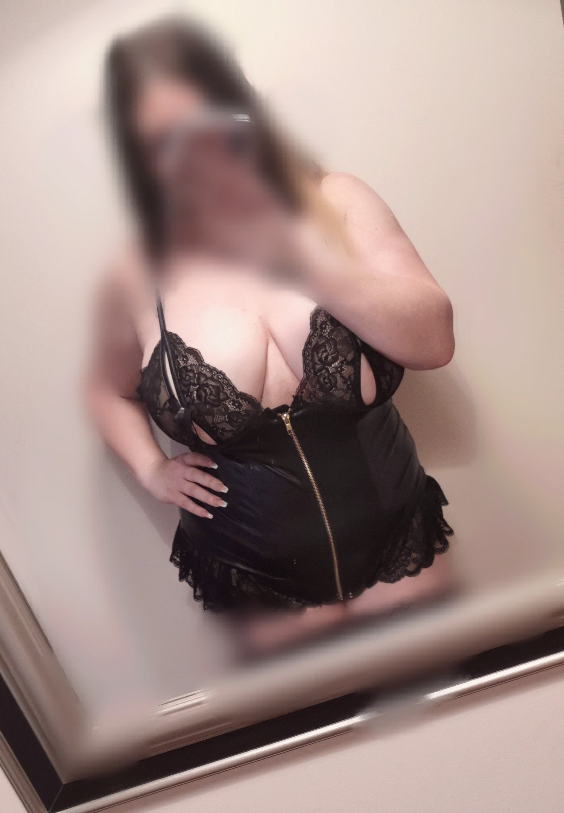 https://cdn.adultwork.com/gallery/G12/8519359.jpg