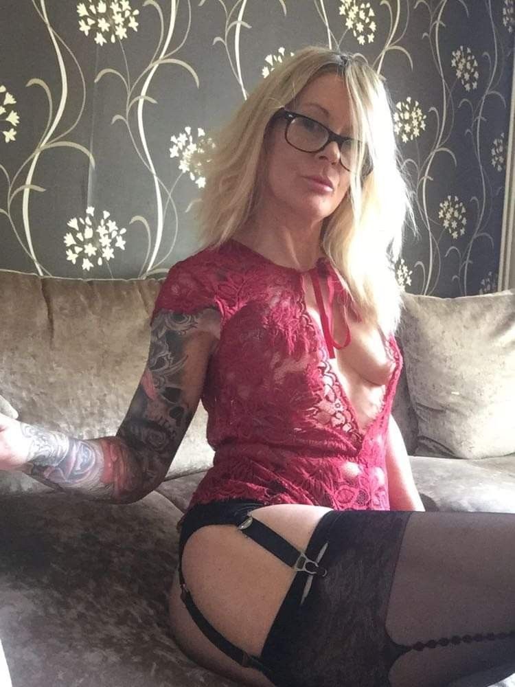 https://cdn.adultwork.com/gallery/G12/8520229.jpg