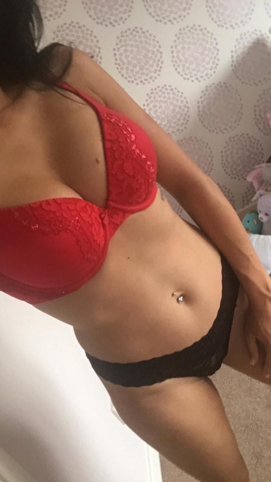 https://cdn.adultwork.com/gallery/G12/8520387.jpg