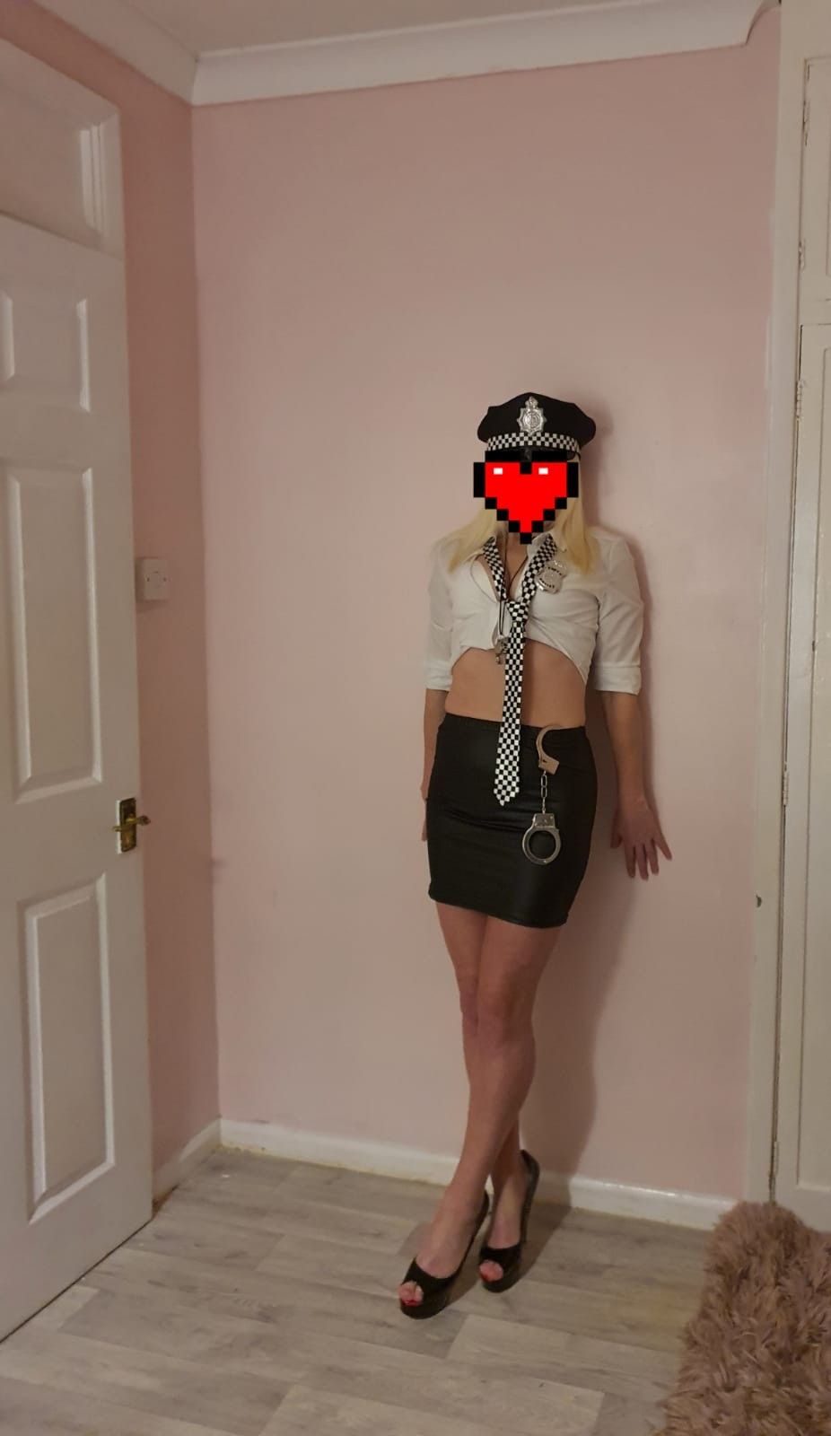 https://cdn.adultwork.com/gallery/G12/8521567.jpg