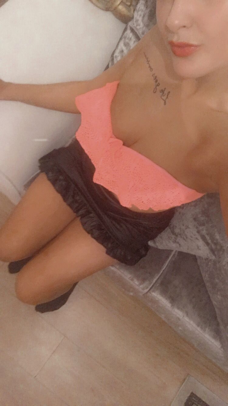 https://cdn.adultwork.com/gallery/G12/8535082.jpg