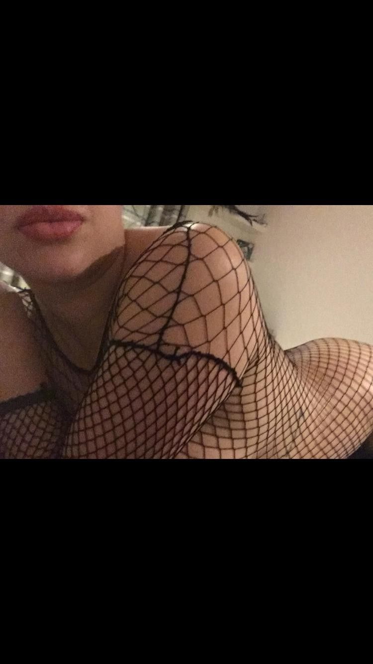 https://cdn.adultwork.com/gallery/G12/8535334.jpg