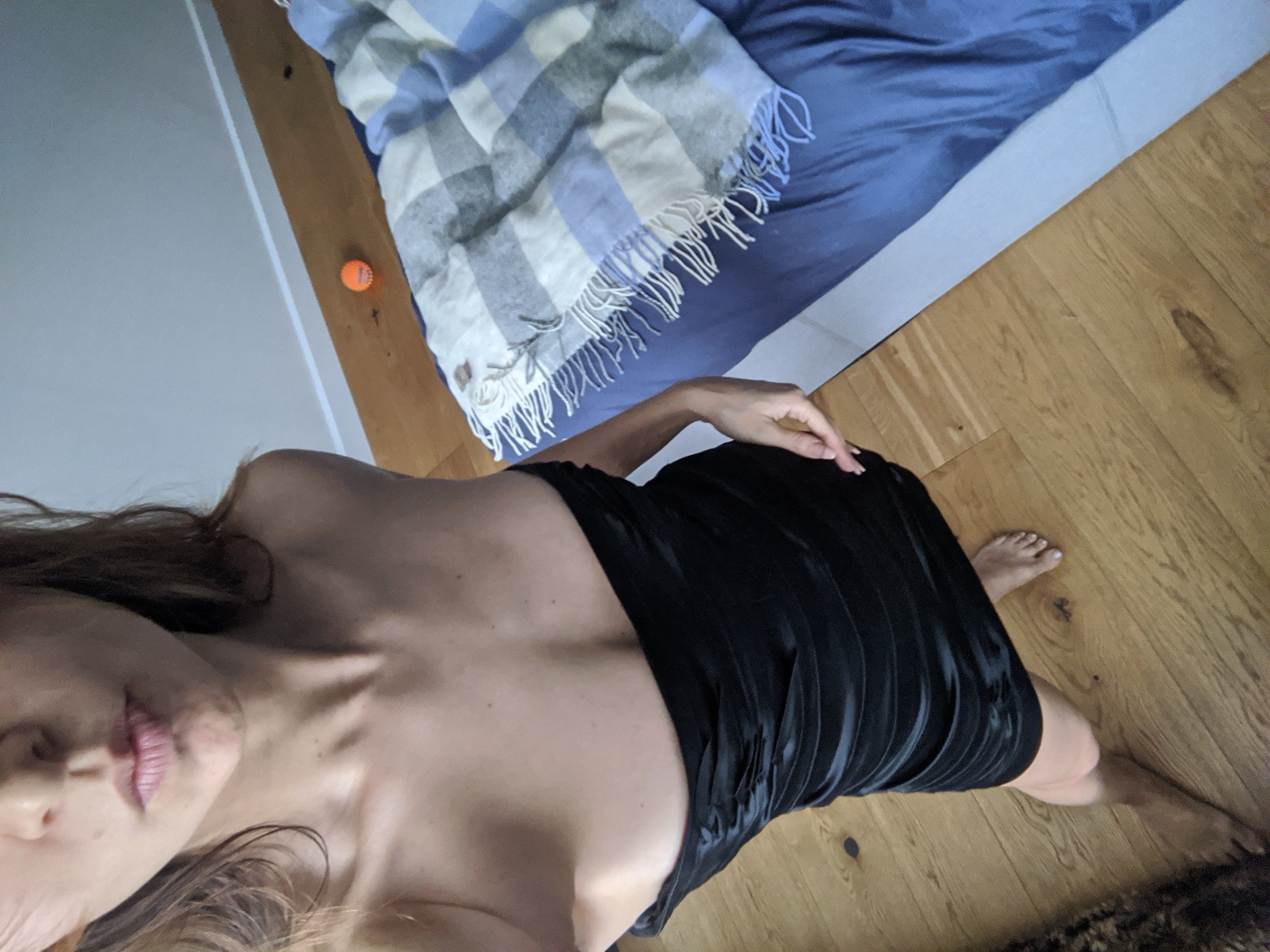 https://cdn.adultwork.com/gallery/G12/8535490.jpg