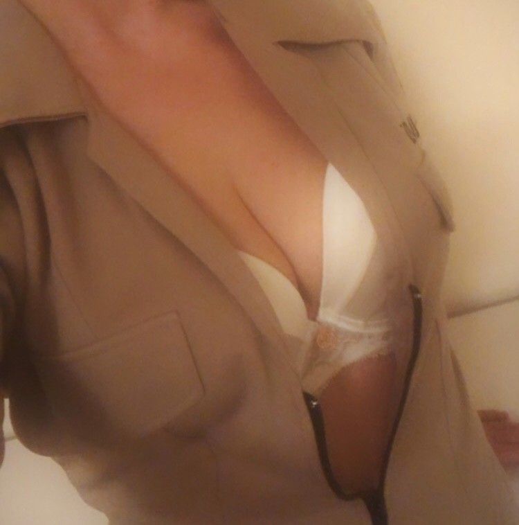 https://cdn.adultwork.com/gallery/G12/8535695.jpg