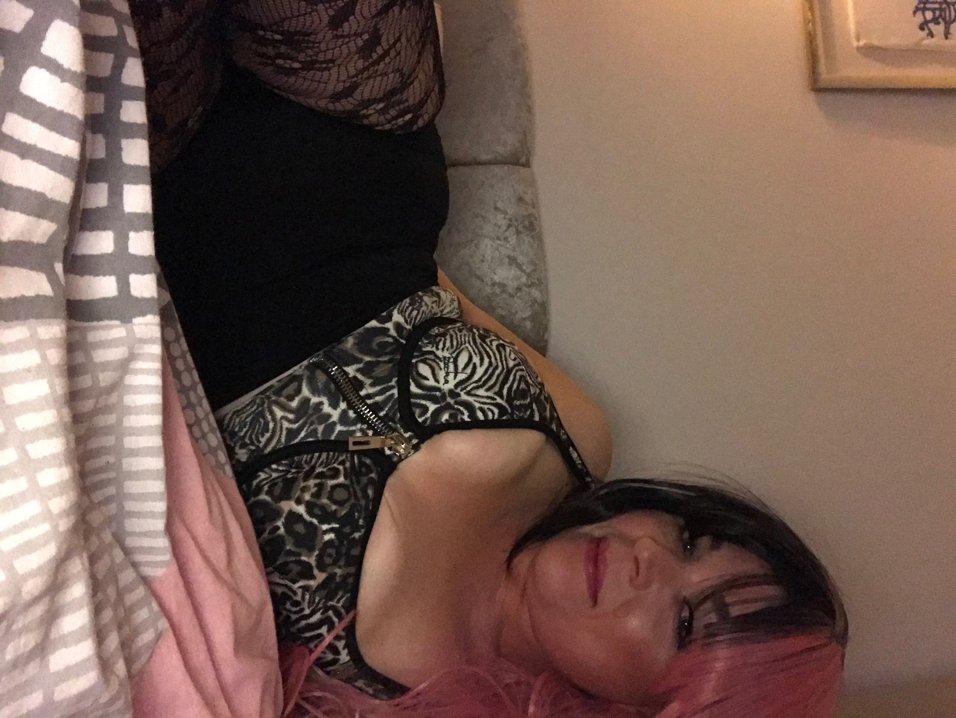 https://cdn.adultwork.com/gallery/G12/8536238.jpg