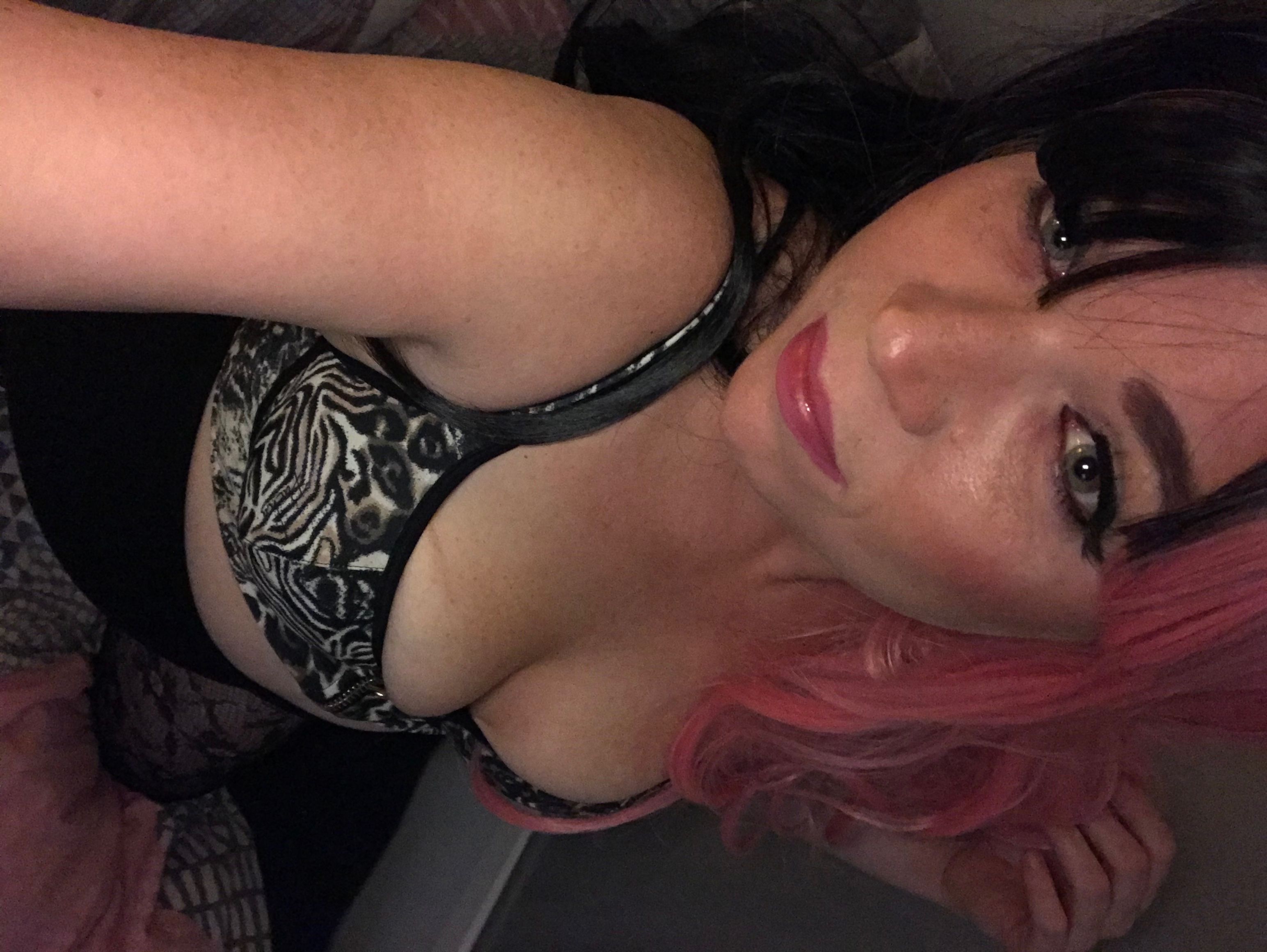 https://cdn.adultwork.com/gallery/G12/8536242.jpg