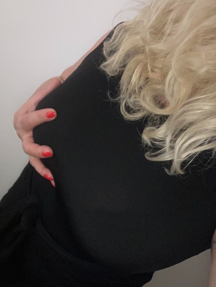 https://cdn.adultwork.com/gallery/G12/8536908.jpg