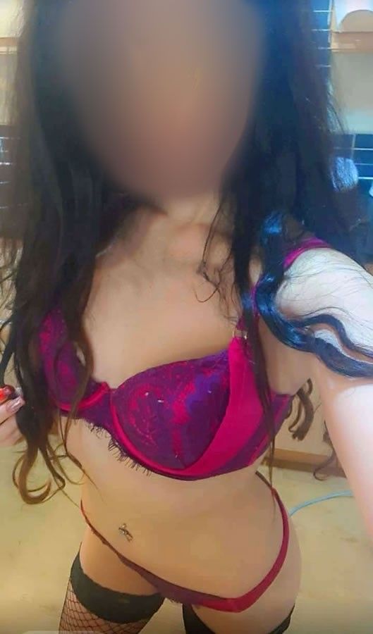 https://cdn.adultwork.com/gallery/G12/8537145.jpg