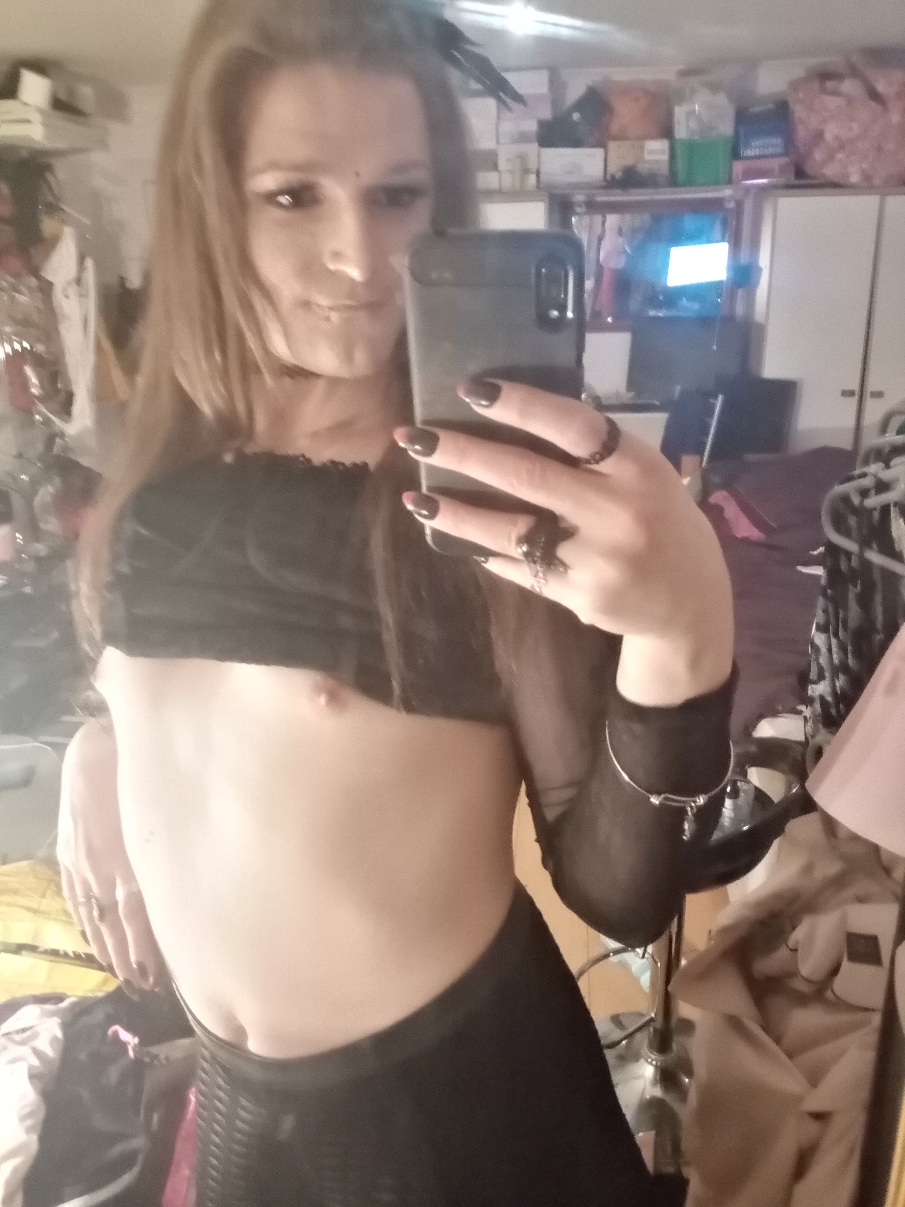 https://cdn.adultwork.com/gallery/G12/8537997.jpg