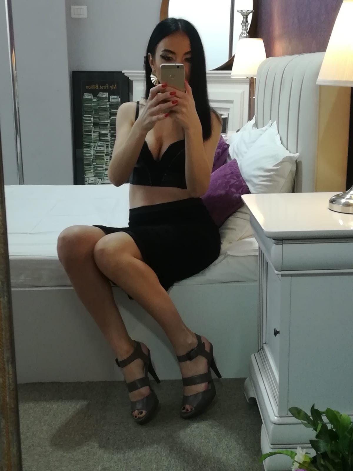 https://cdn.adultwork.com/gallery/G12/8540106.jpg