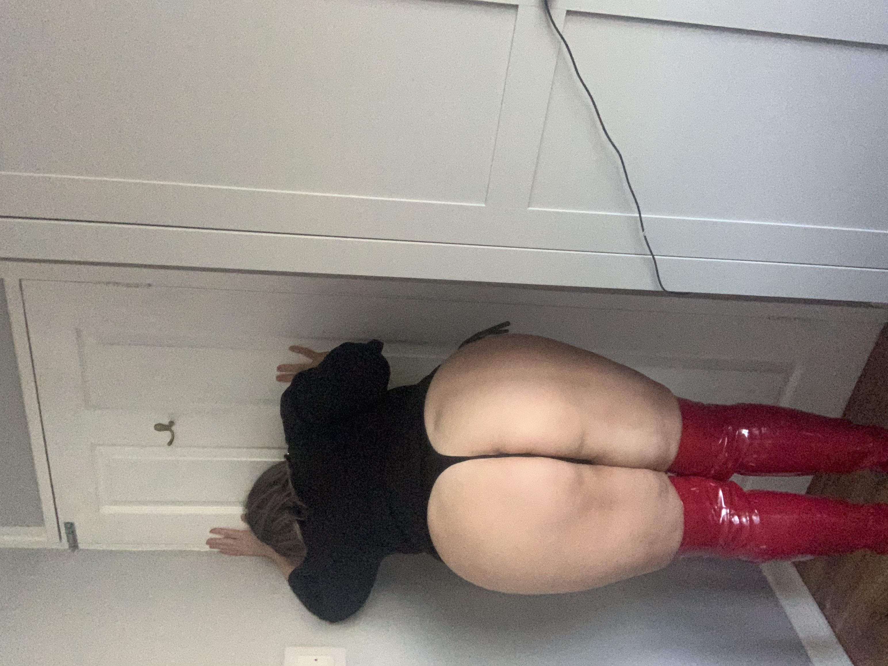 https://cdn.adultwork.com/gallery/G12/8540214.jpg