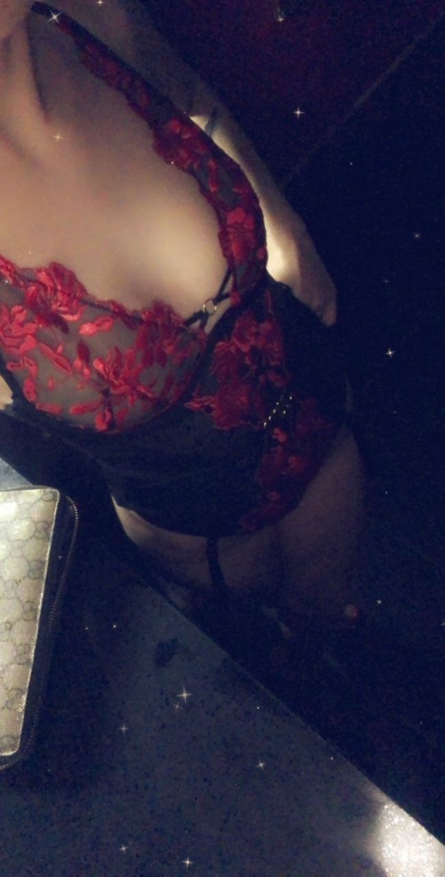 https://cdn.adultwork.com/gallery/G12/8540342.jpg