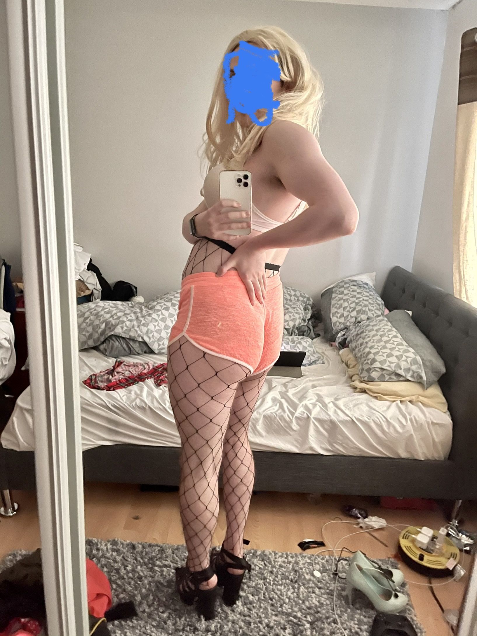 https://cdn.adultwork.com/gallery/G12/8540438.jpg