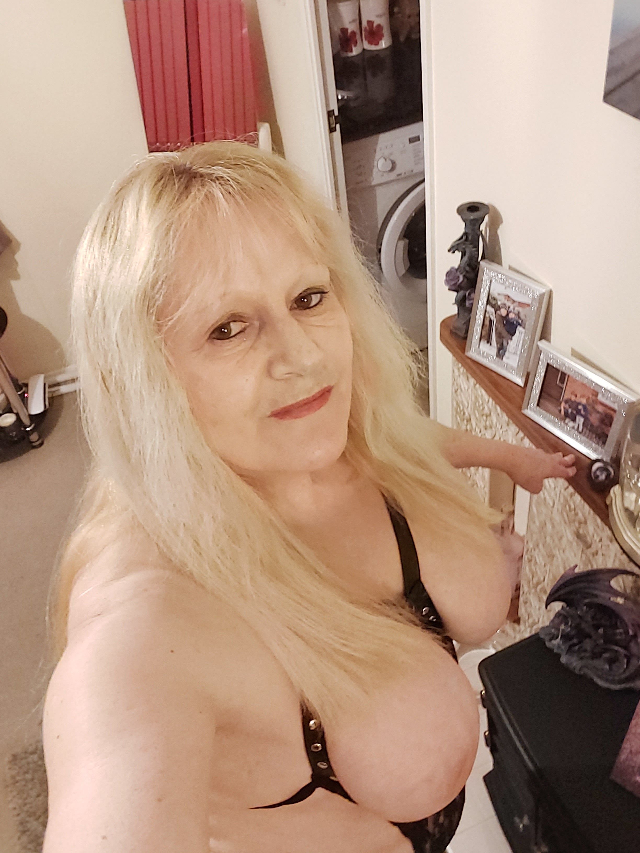 https://cdn.adultwork.com/gallery/G12/8551092.jpg