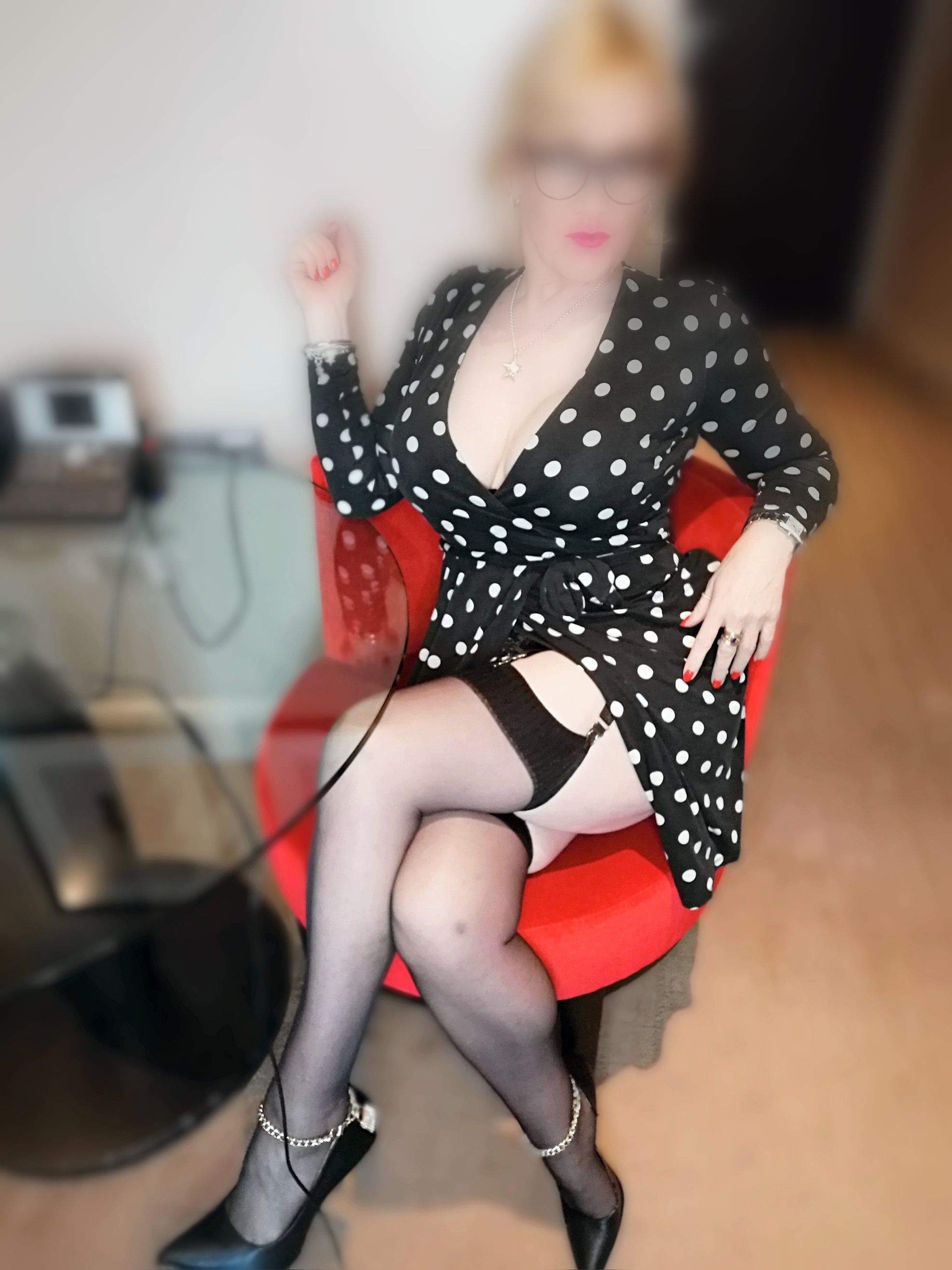 https://cdn.adultwork.com/gallery/G12/8552321.jpg