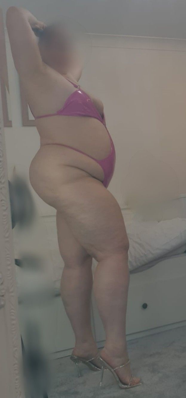 https://cdn.adultwork.com/gallery/G12/8552645.jpg