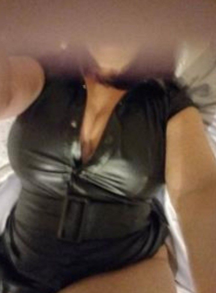 https://cdn.adultwork.com/gallery/G12/8552956.jpg