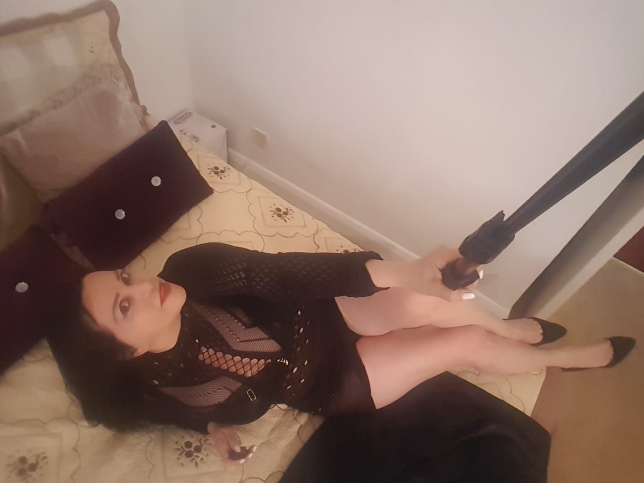 https://cdn.adultwork.com/gallery/G12/8555432.jpg