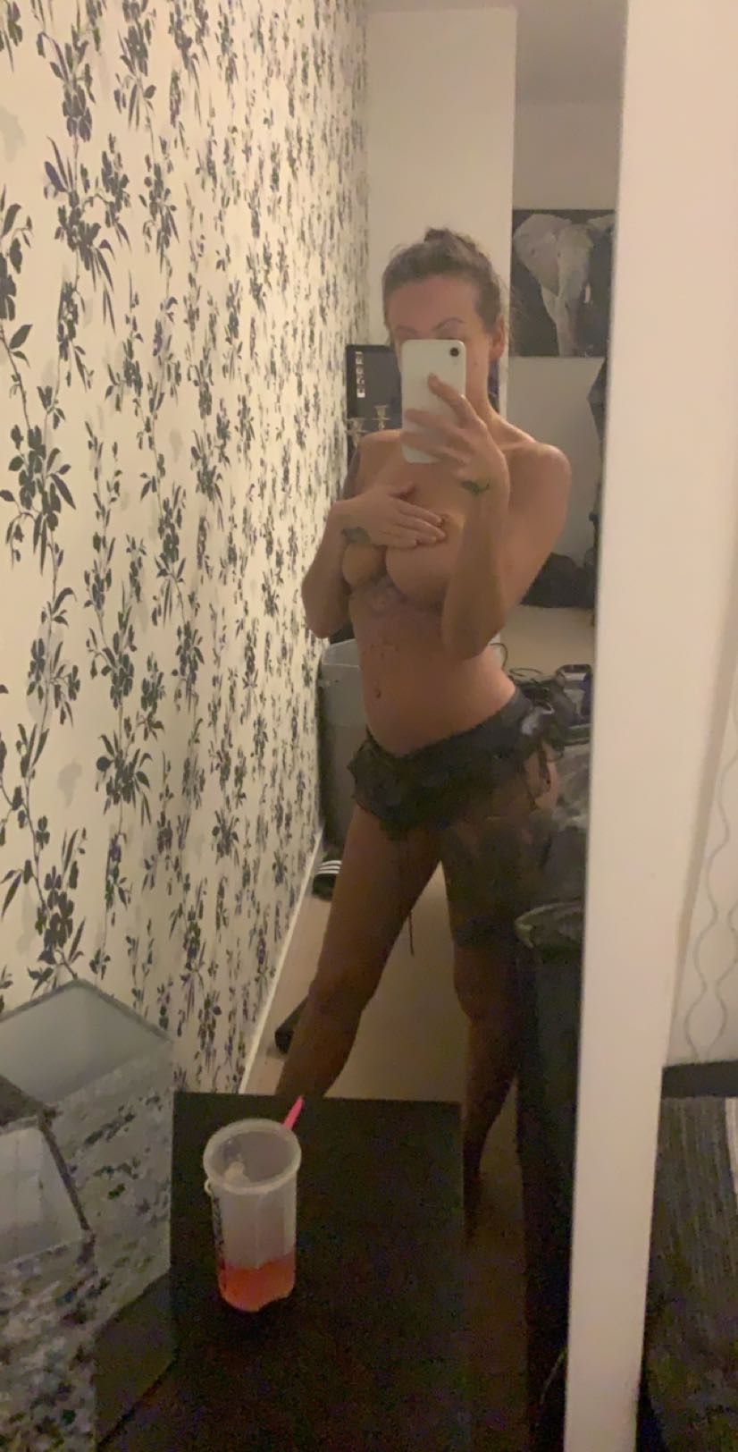 https://cdn.adultwork.com/gallery/G12/8556092.jpg