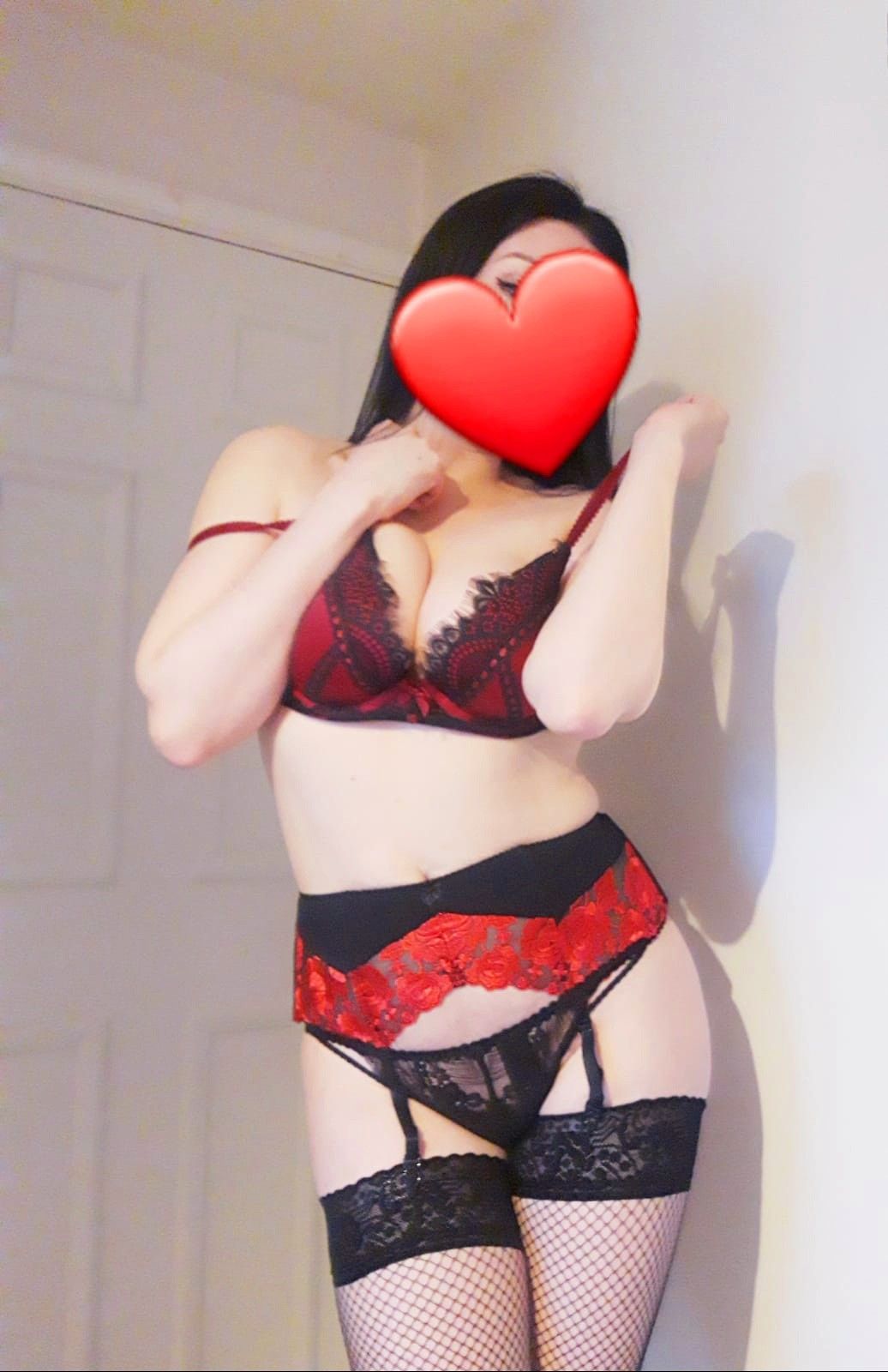 https://cdn.adultwork.com/gallery/G12/8556288.jpg