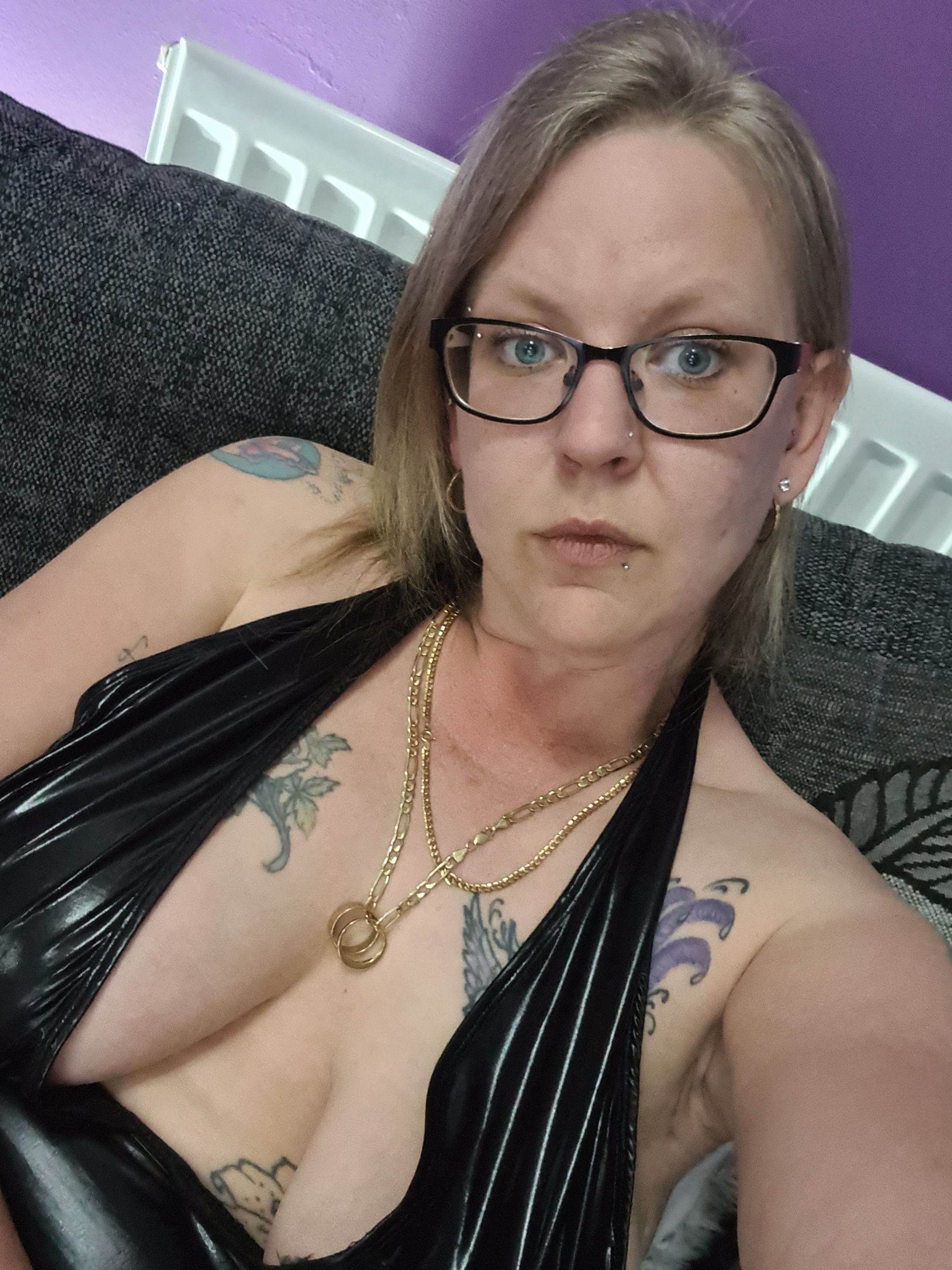 https://cdn.adultwork.com/gallery/G12/8556738.jpg