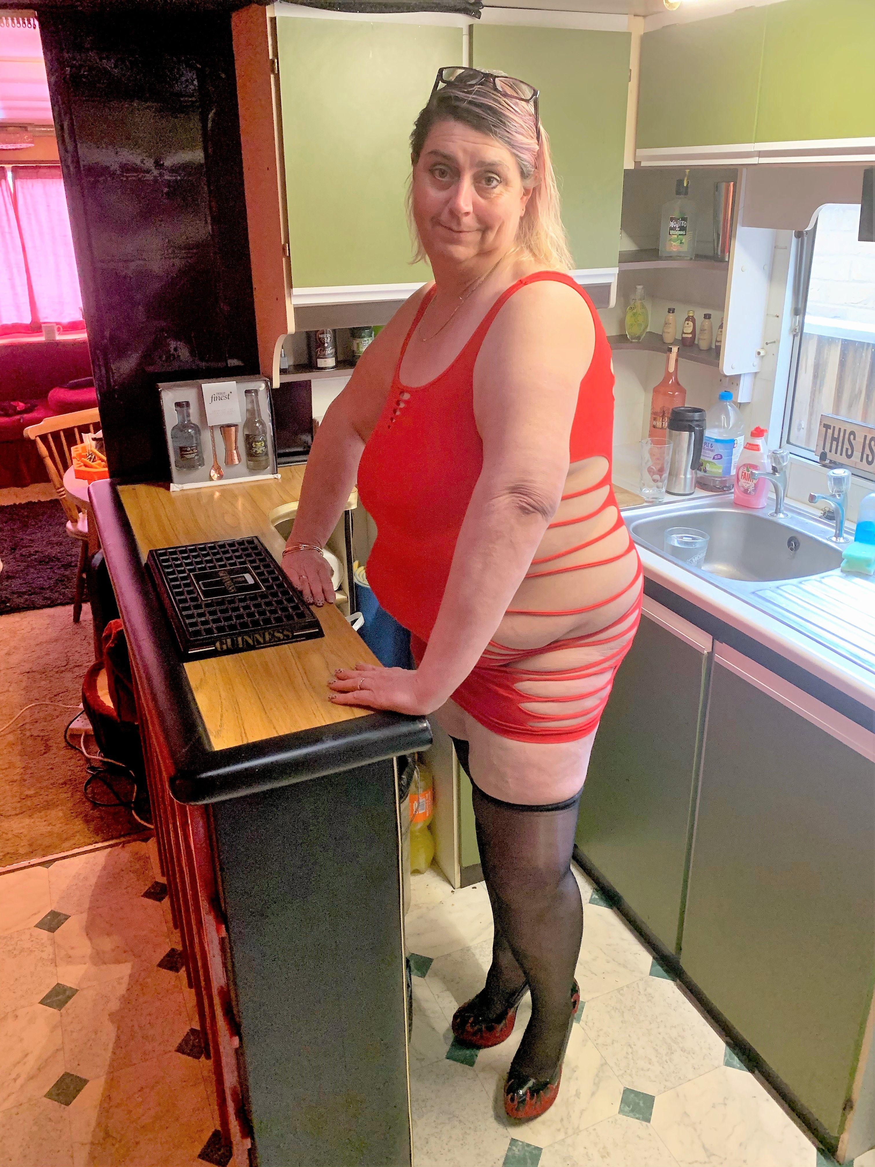 https://cdn.adultwork.com/gallery/G12/8560655.jpg