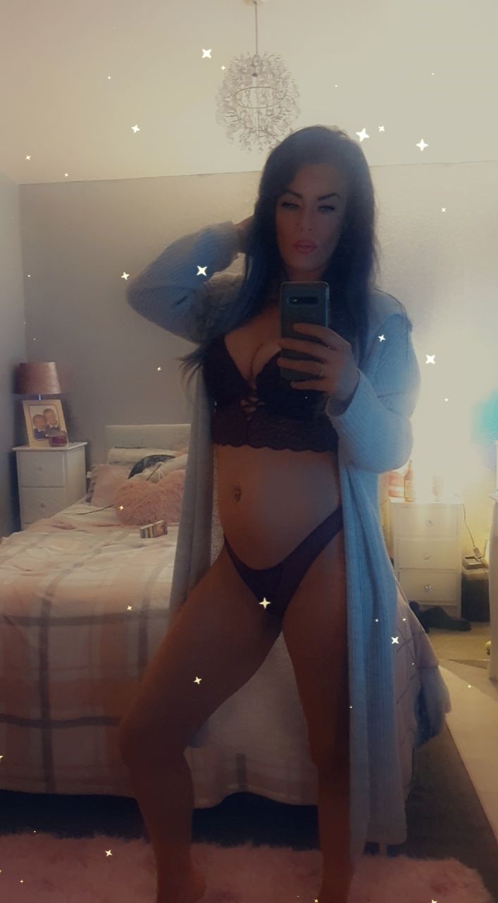 https://cdn.adultwork.com/gallery/G12/8560853.jpg