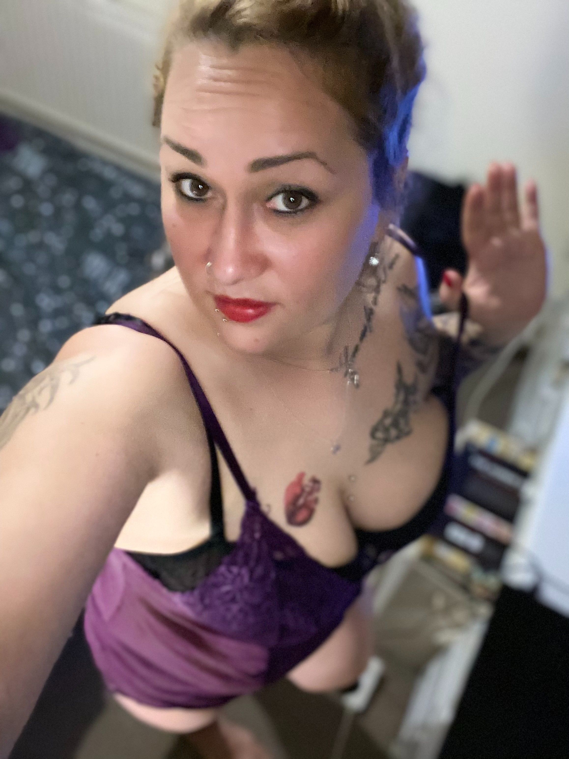 https://cdn.adultwork.com/gallery/G12/8561201.jpg