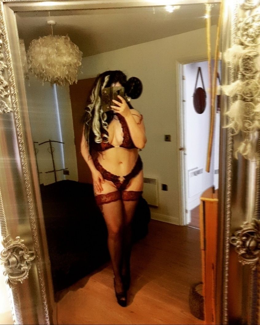 https://cdn.adultwork.com/gallery/G12/8565968.jpg