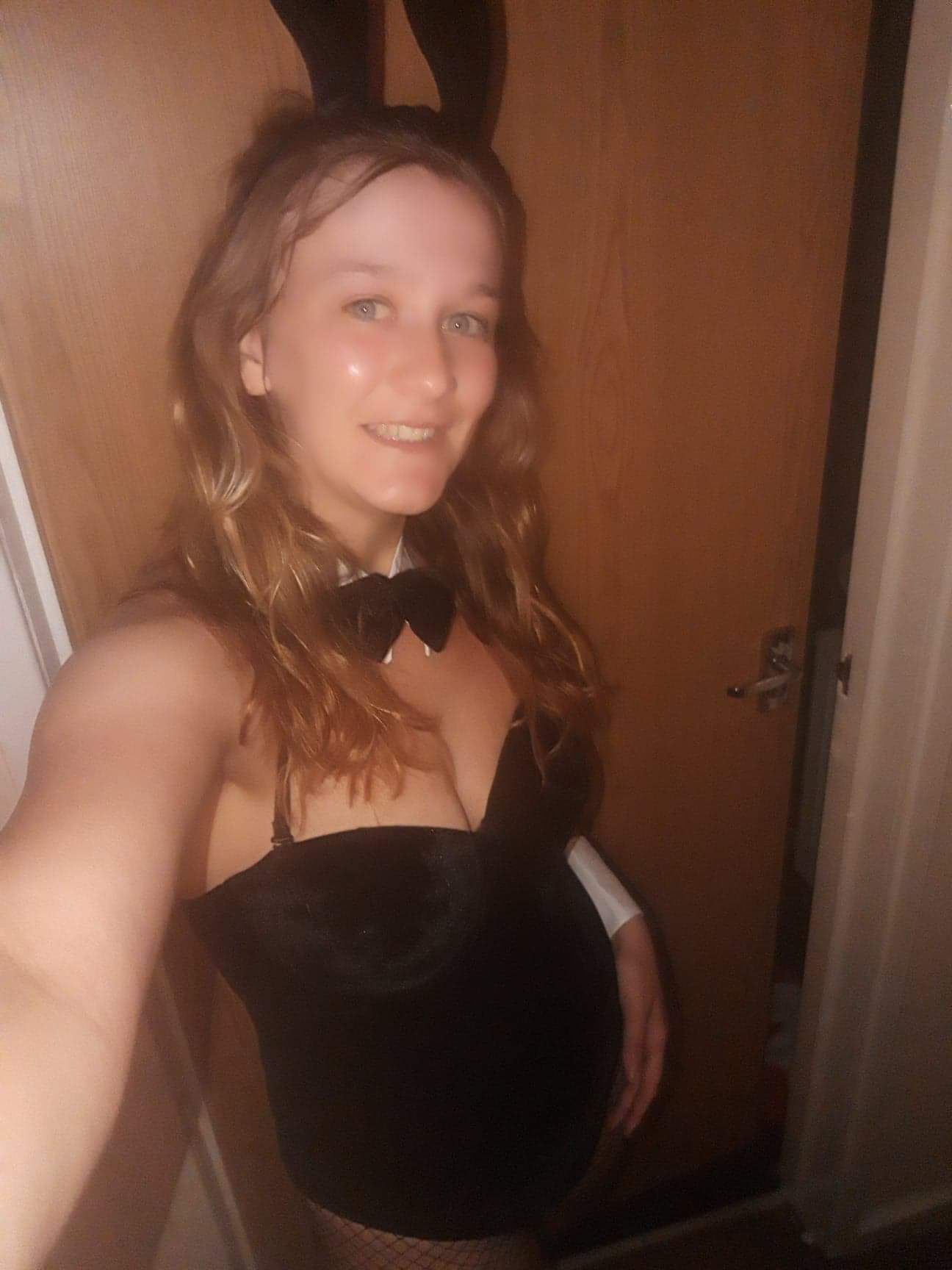 https://cdn.adultwork.com/gallery/G12/8566772.jpg