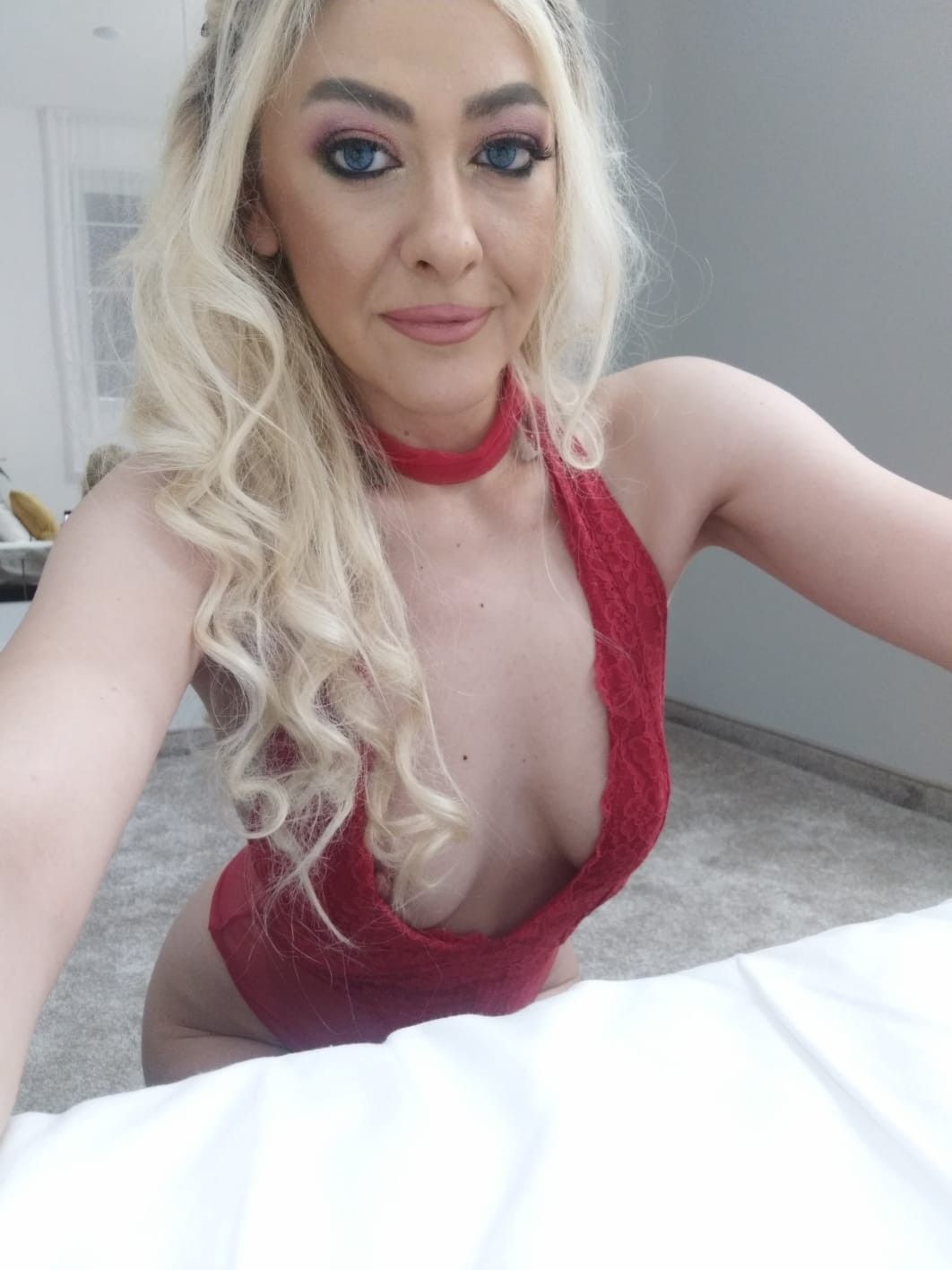 https://cdn.adultwork.com/gallery/G12/8567655.jpg