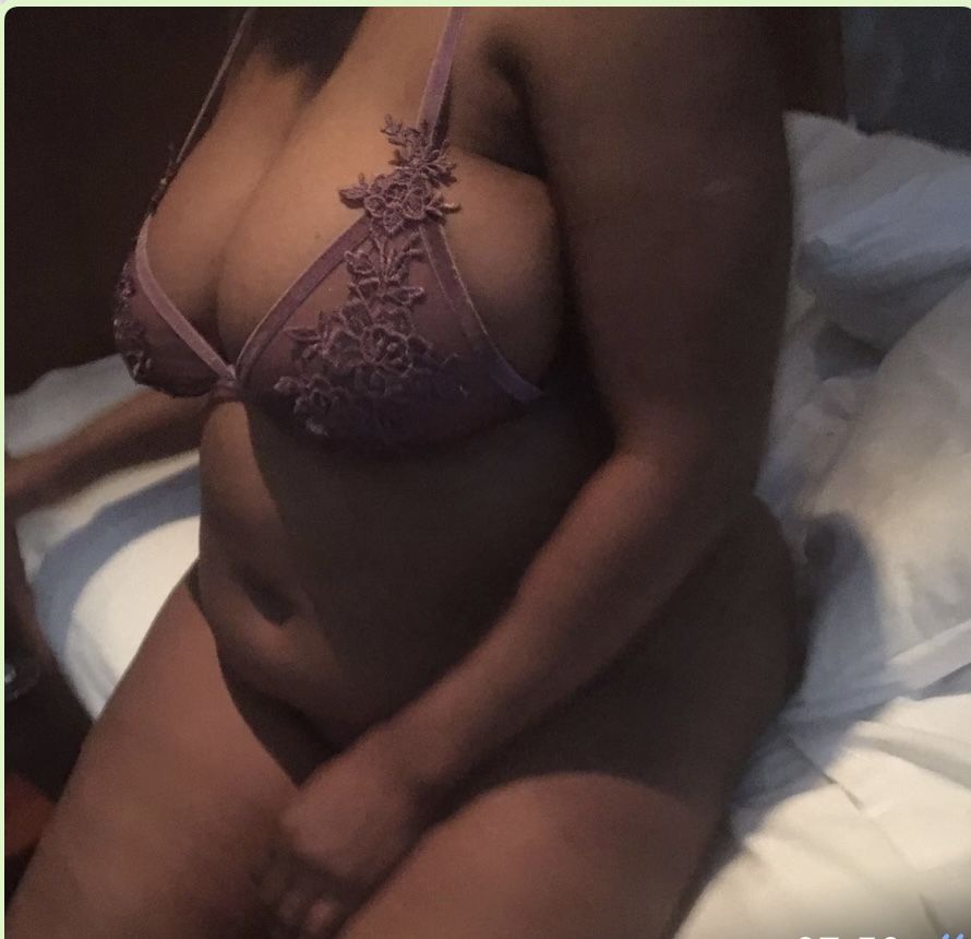 https://cdn.adultwork.com/gallery/G12/8575357.jpg