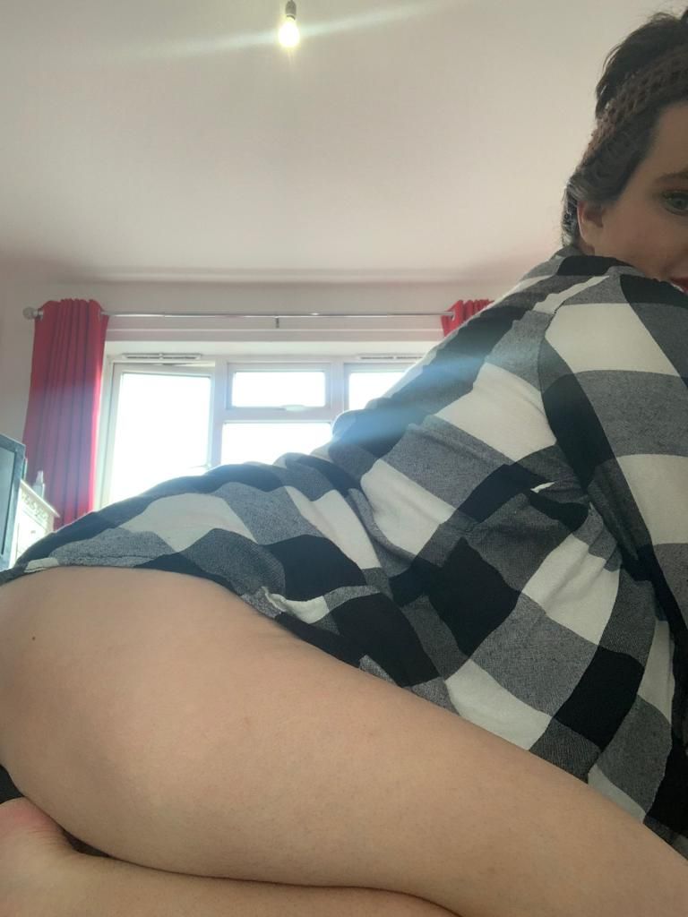 https://cdn.adultwork.com/gallery/G12/8575501.jpg