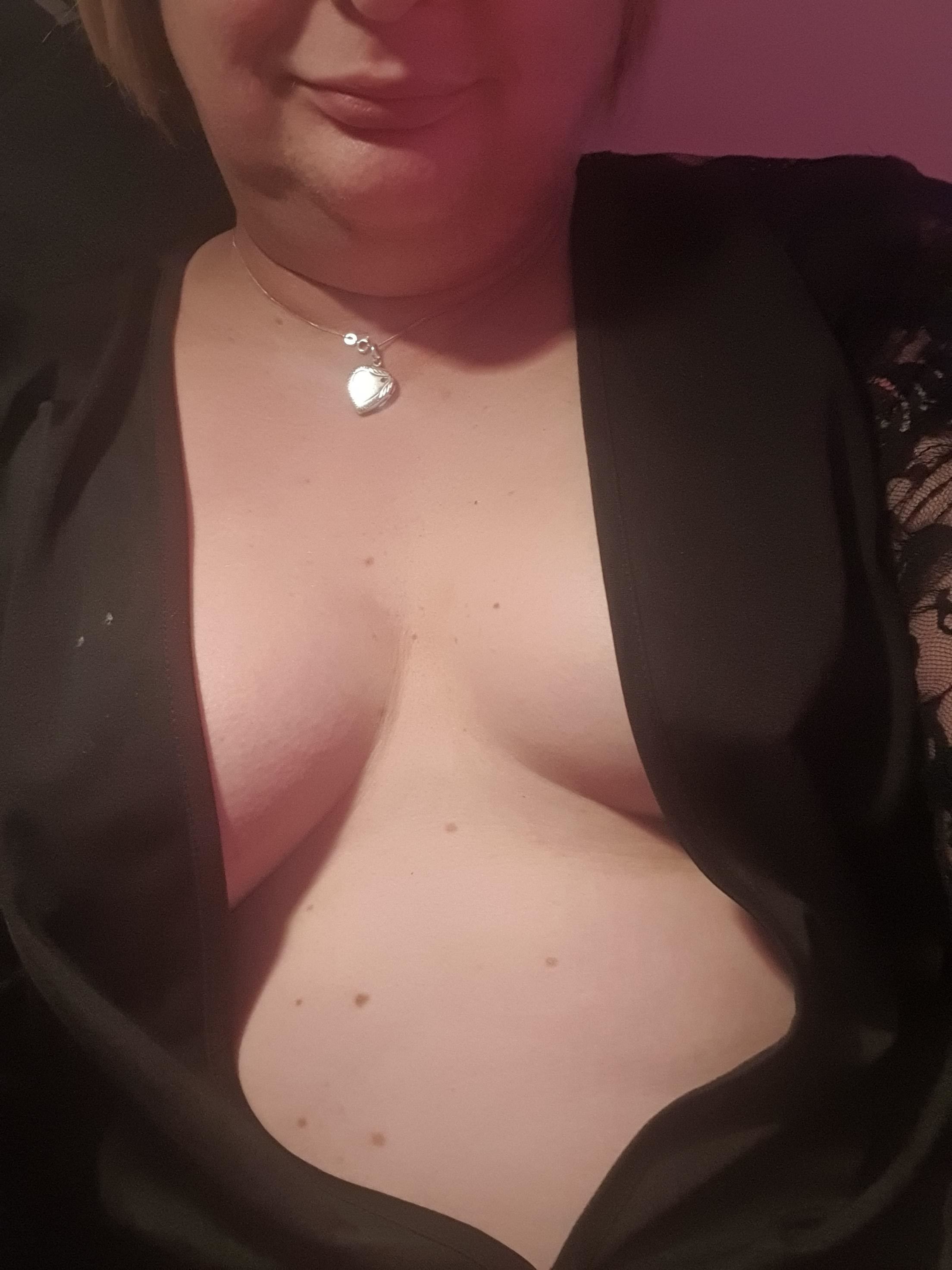 https://cdn.adultwork.com/gallery/G12/8577087.jpg