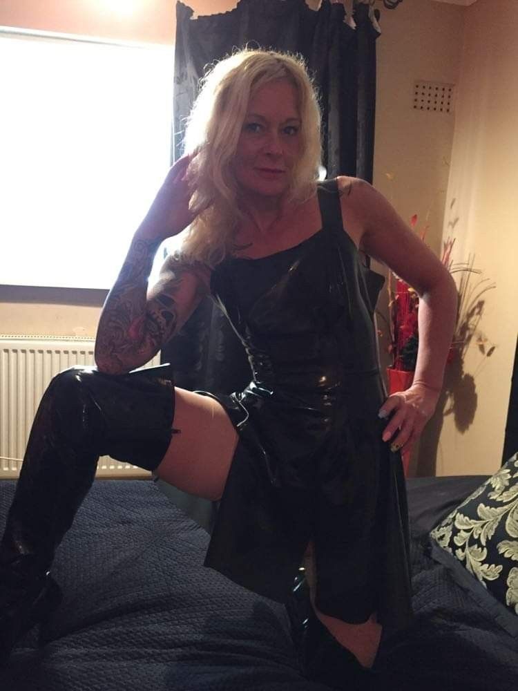 https://cdn.adultwork.com/gallery/G12/8578351.jpg