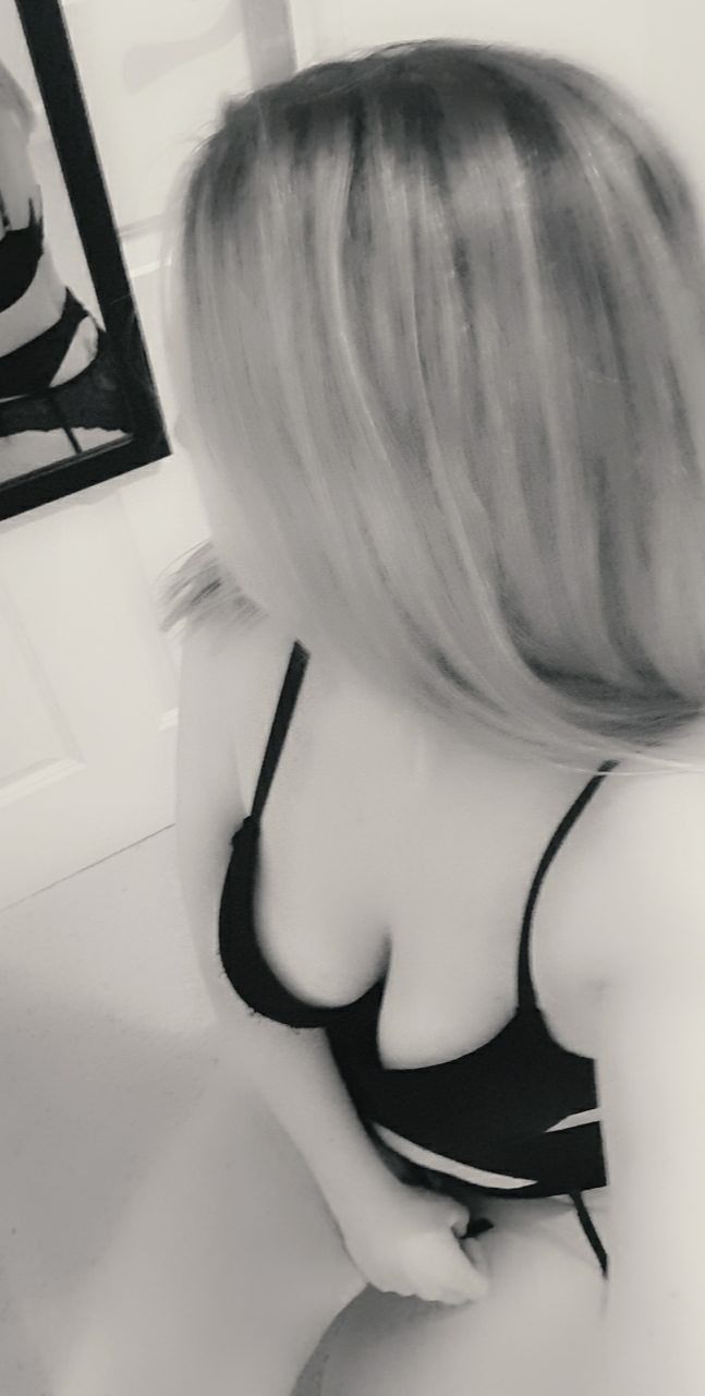 https://cdn.adultwork.com/gallery/G12/8578388.jpg