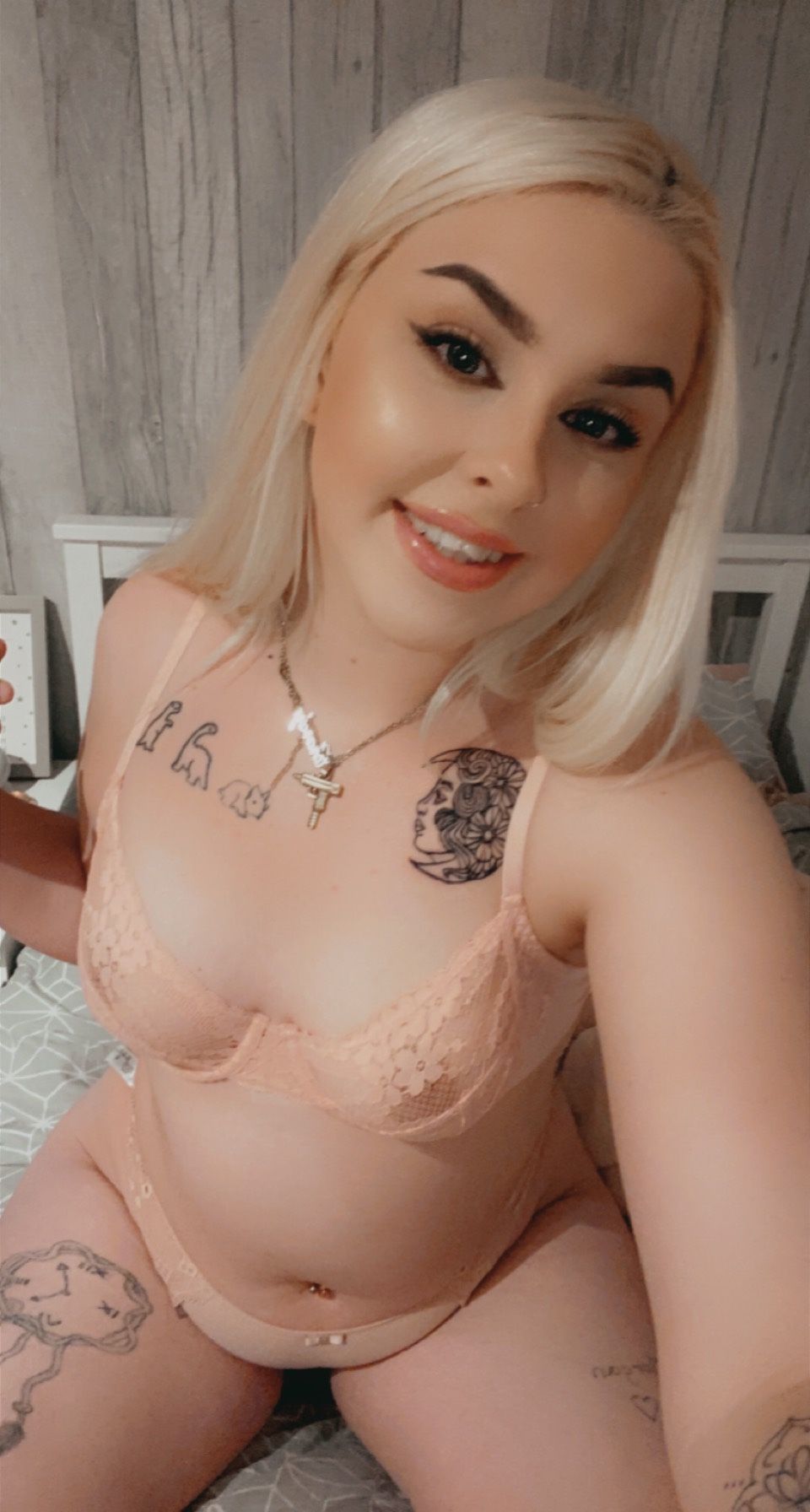 https://cdn.adultwork.com/gallery/G12/8583345.jpg